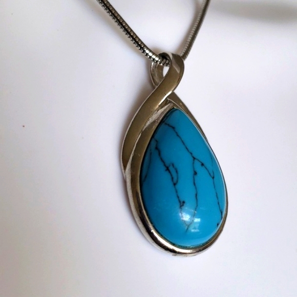 Lia Sophia Turquoise Color Silver Tone Teardrop Necklace Retired Beautiful ❤️ - Picture 4 of 13